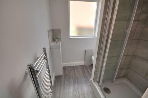 Maltkilnlane14SHOWERROOM.jpg