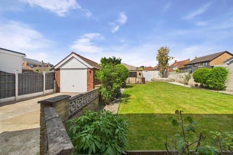 Detached Garage
