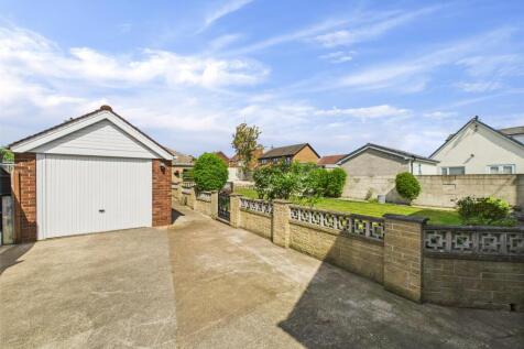 Detached Garage