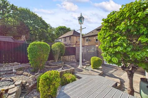 Garden to the rear