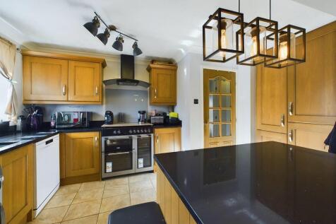 kitchen 2.jpg