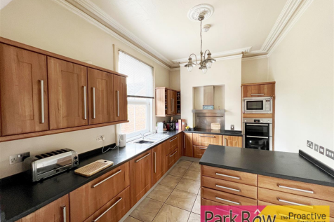 OWNERS DINING KITCHEN