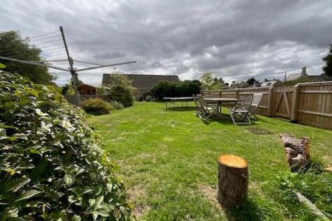 Roseneath rear garden.jpg