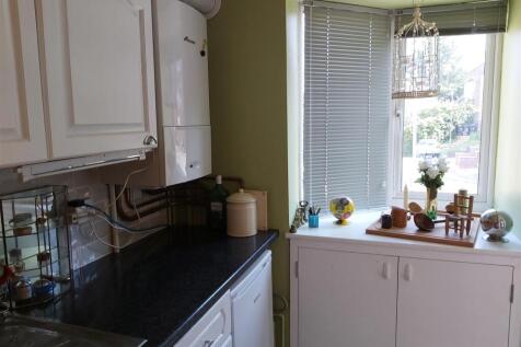 Kitchen 2.jpg