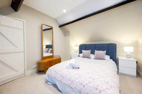 bedroom 2.jpeg