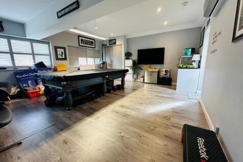 snooker room