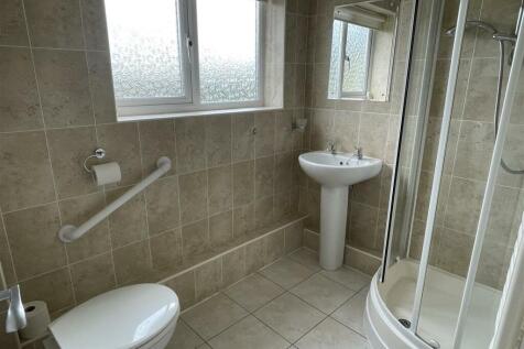 Shower Room.JPG