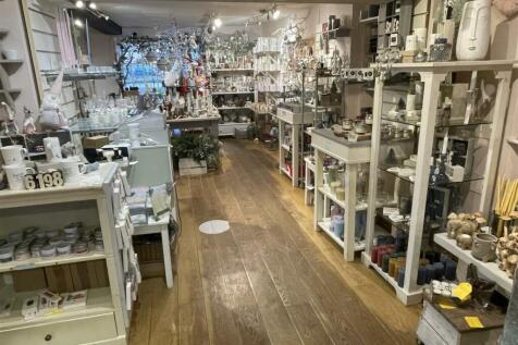 Cotswold Candlemakers - Main showroom.JPG