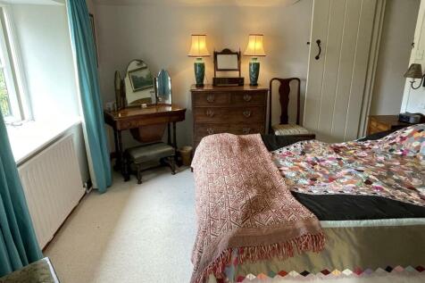 Bedroom 1.JPG