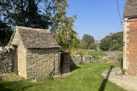 Outbuilding.JPG