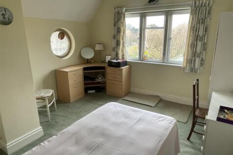 bedroom 3.JPG