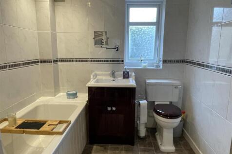 Bathroom.JPG