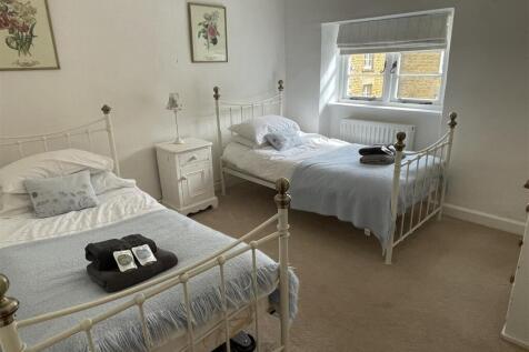 Bed 2.JPG
