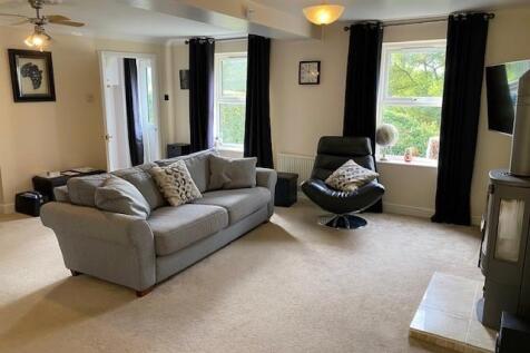 Living Room 1.jpg