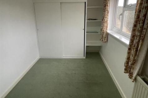 Bedroom 4.JPG