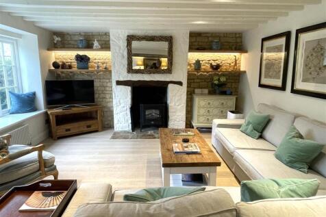 Sitting Room.JPG