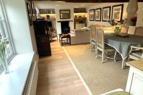 Sitting and Dining Areas.JPG