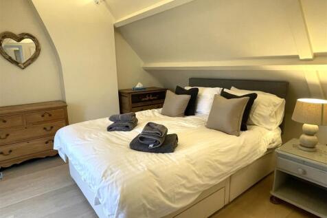 Bedroom 2.JPG