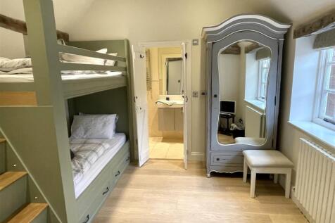 Bedroom 4.JPG