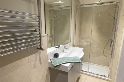 Bedroom 4 En Suite.JPG