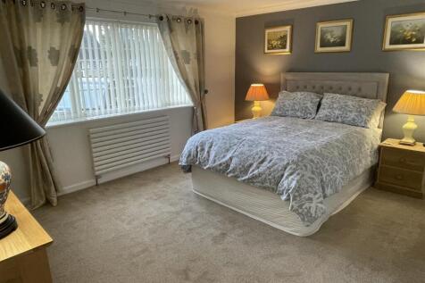 Bedroom 1.JPG