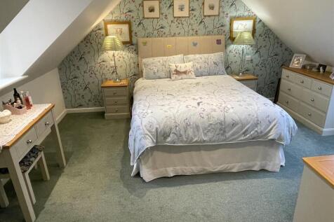Bedroom 2.JPG