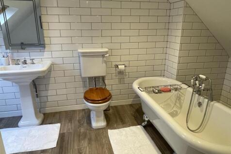 FF Bathroom.JPG