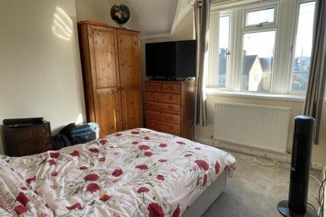 Bedroom 1.JPG