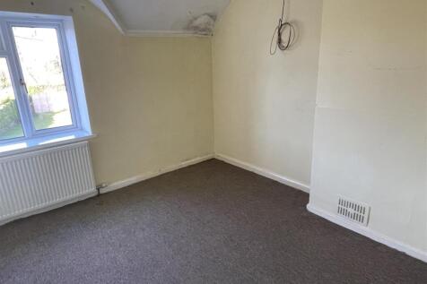 Bedroom 2.JPG