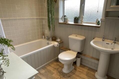 Bathroom.JPG