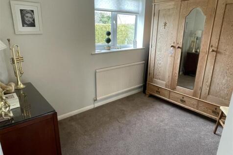 Bedroom 3.JPG