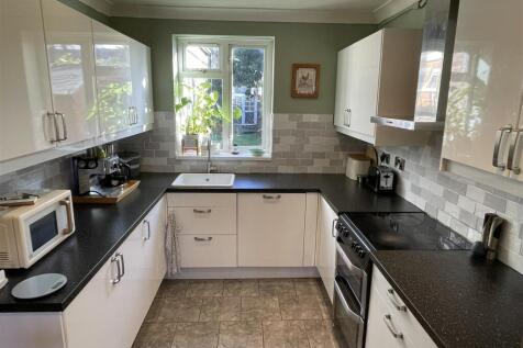Kitchen.JPG