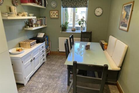 Dining area.JPG