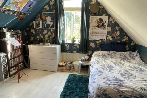 Bedroom 2.JPG