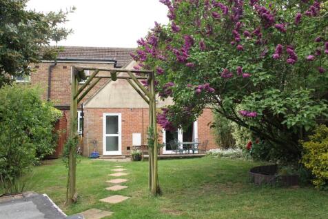 Back of 15 Bleriot Road.jpg