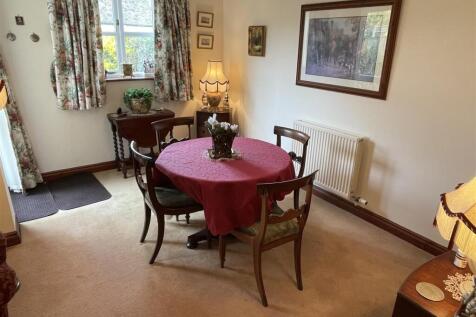 Dining Area.JPG