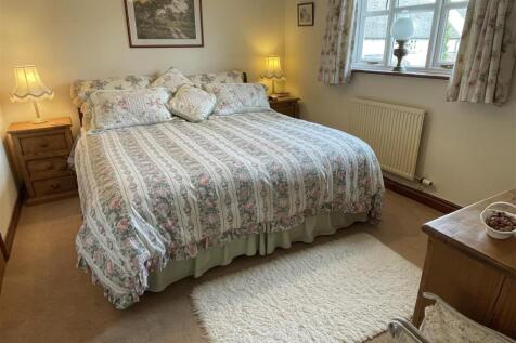 Bedroom 1.JPG