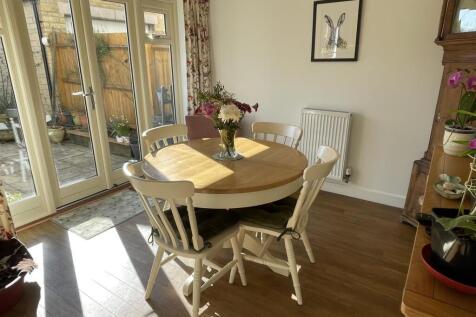 Dining Area.JPG