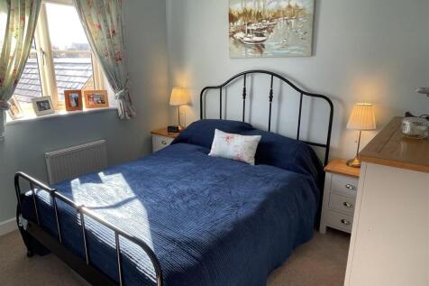 Bedroom 1.JPG