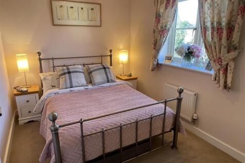 Bedroom 2.JPG