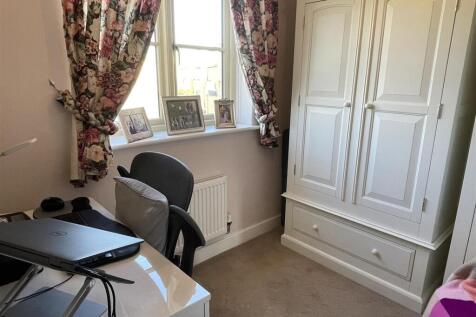Bedroom 4.JPG