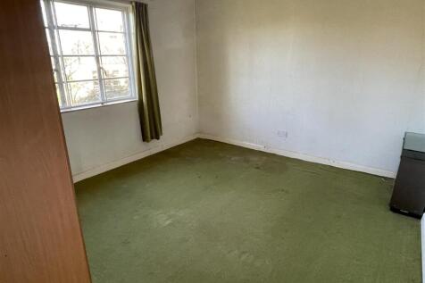 Bedroom 2.JPG