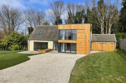 Wyck Hill Court Barn - Main Shot.JPG