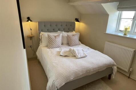 Bedroom 2.JPG