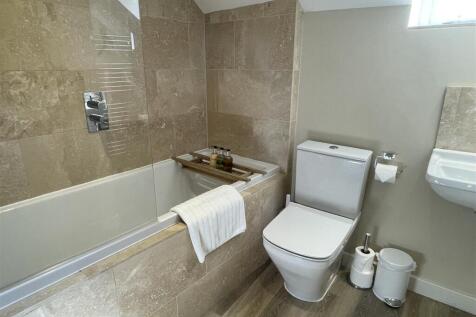 Bathroom.JPG