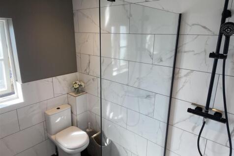 Shower Room.JPG