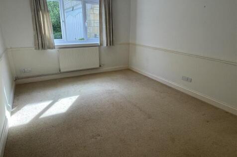 Bedroom 1.JPG