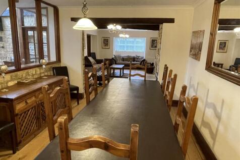 Dining room.JPG