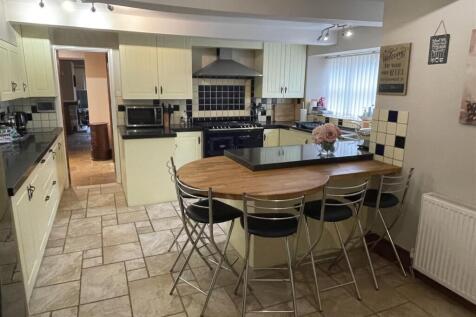 kitchen alternative angle.JPG