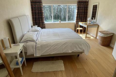 Bedroom 1.JPG